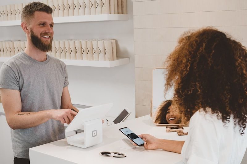 7 E-commerce Mistakes Costing UAE Stores 40%+ Revenue (Fixed in 2 to 4 Weeks). Big AL Consulting, the UAE and GCC performance marketing agency.